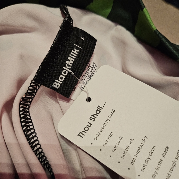 BNWT BLACK MILK WATERMELON MINI SKIRT SZ SMALL - Picture 4 of 4